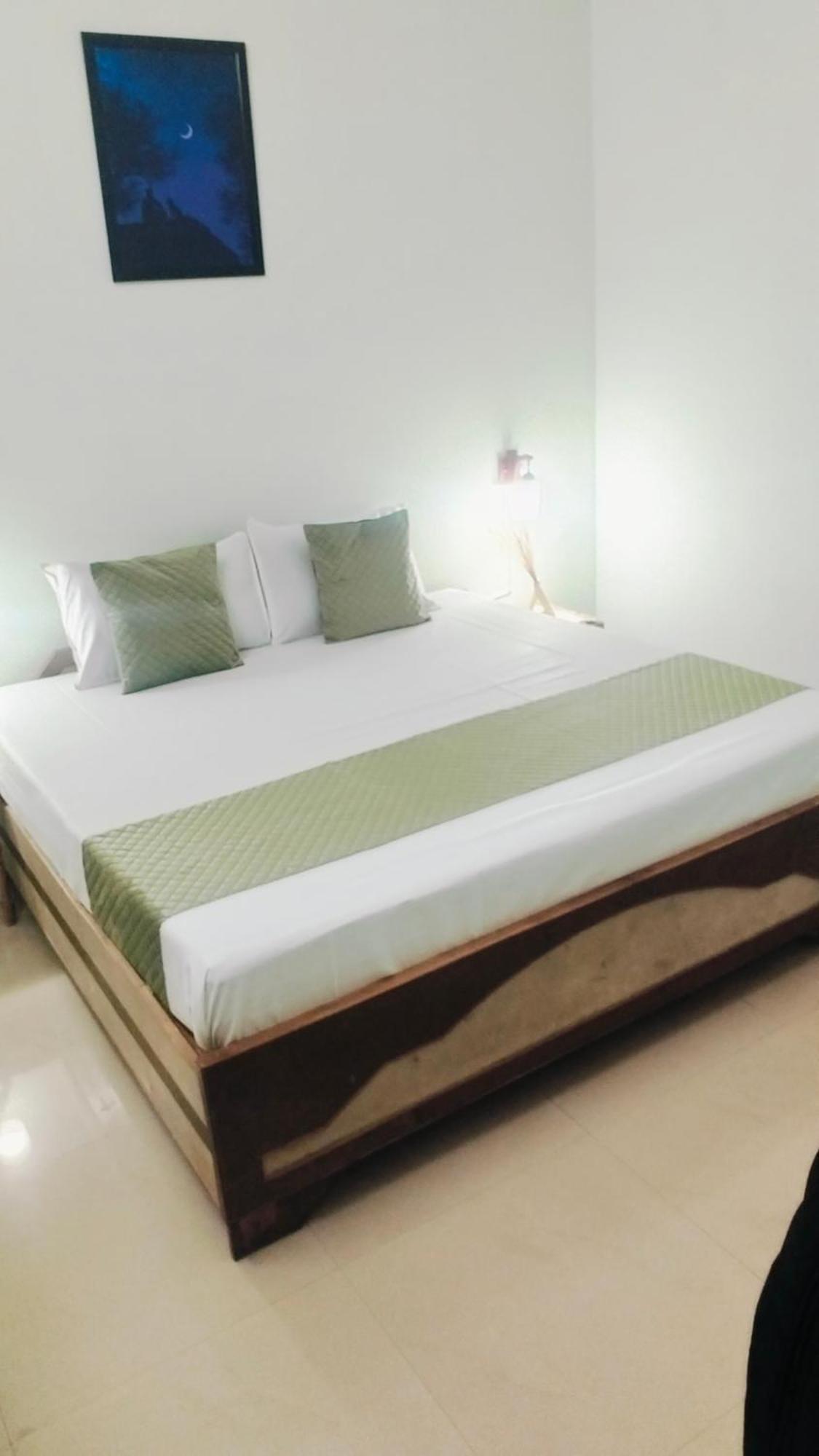 Rudra_HomeStay Varanasi Bilik gambar