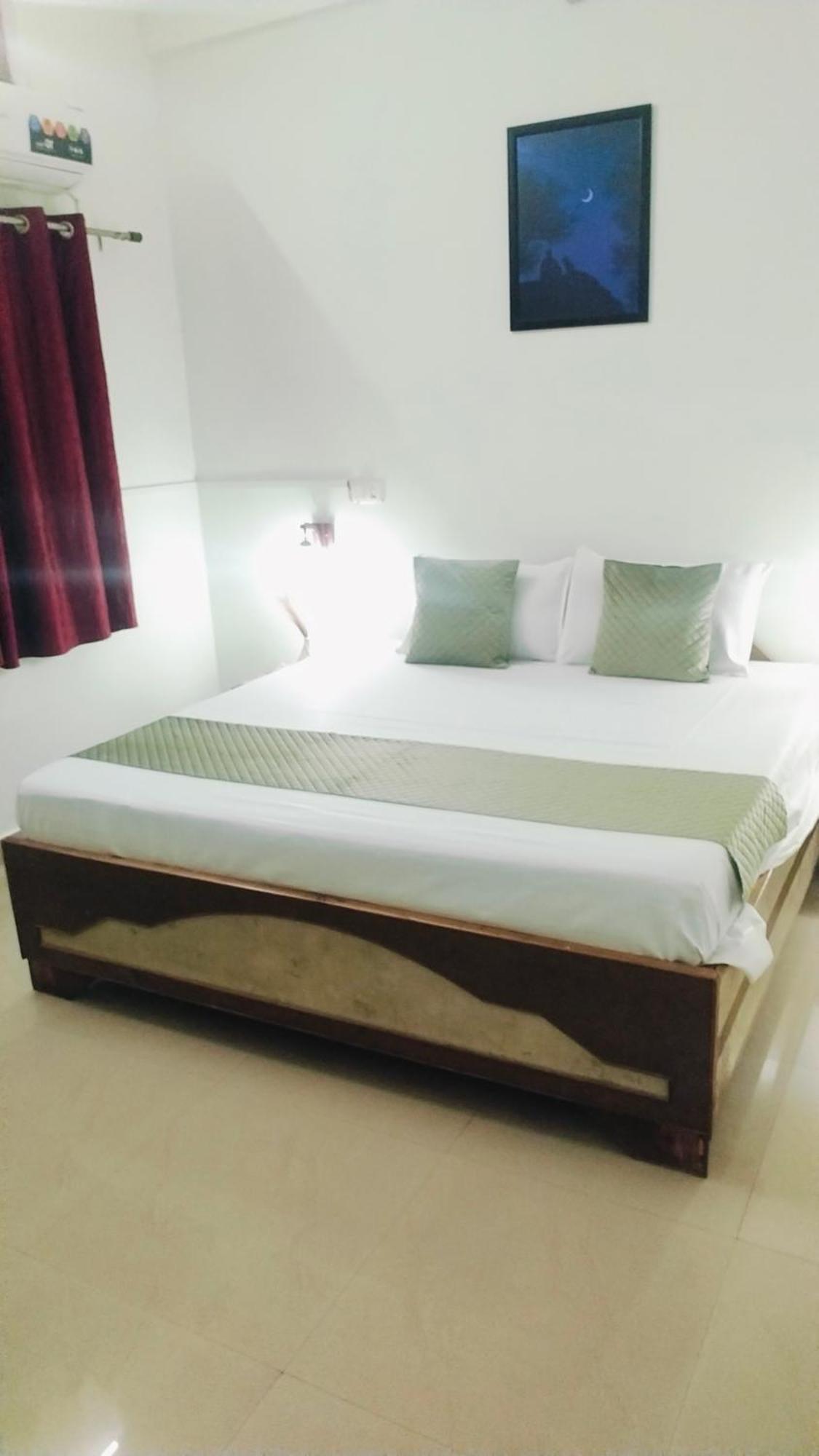 Rudra_HomeStay Varanasi Bilik gambar